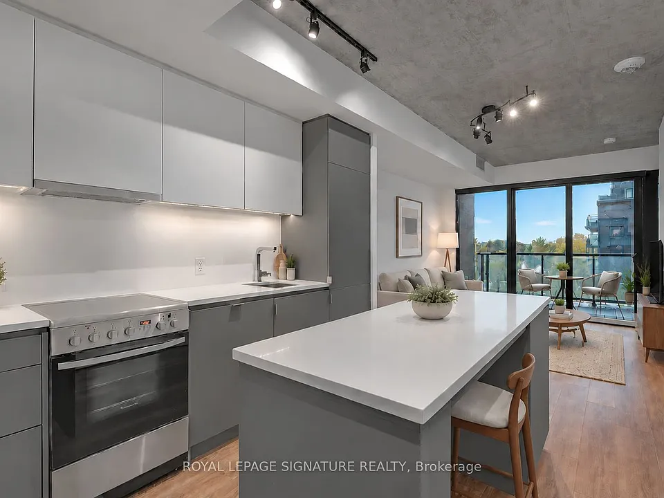 7 Smith Cres #426