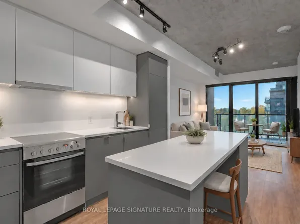 7 Smith Cres #426, Toronto, ON M8Z 0G3