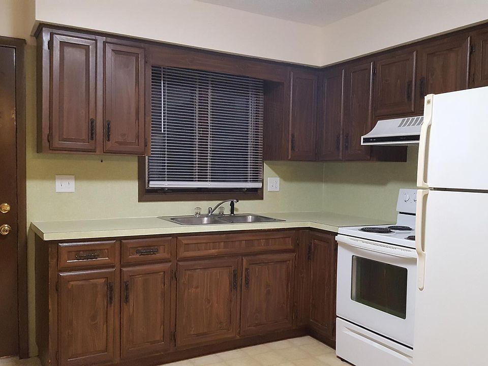1st image of 403 4th Dr NW