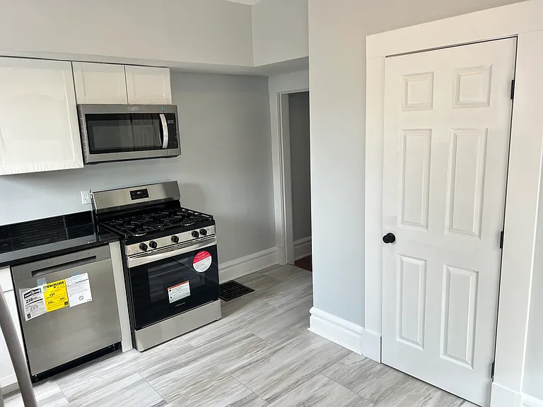 143 E 4th Ave #143 — Photo 7