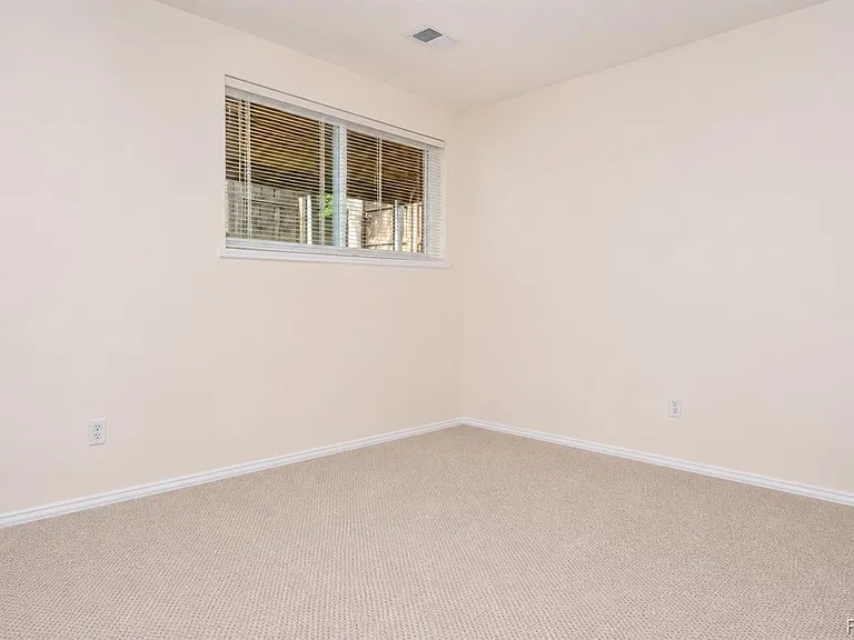 2730 Lafayette Dr — Photo 15