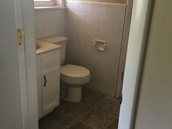 2nd image of 1304 E McLeod Ave