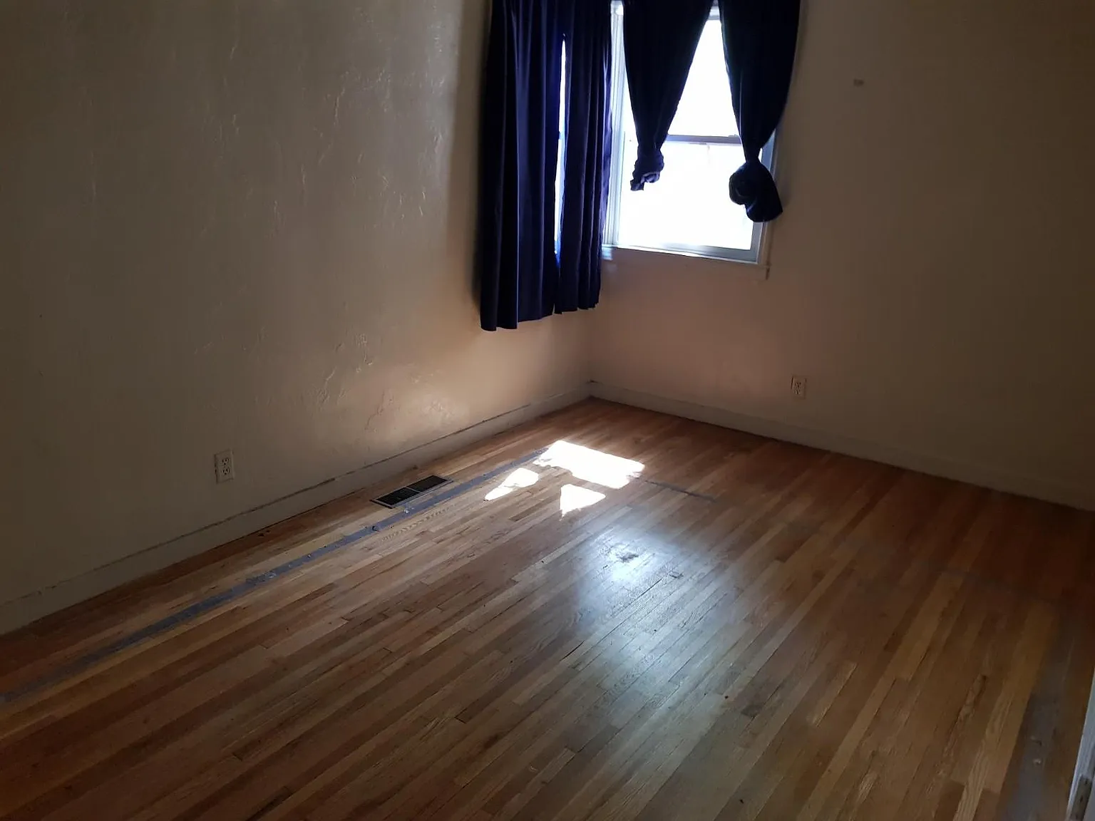 3 bed, 1000 sqft, $1,645 — Photo 4