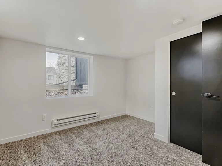 946 Pratt Street — Photo 9