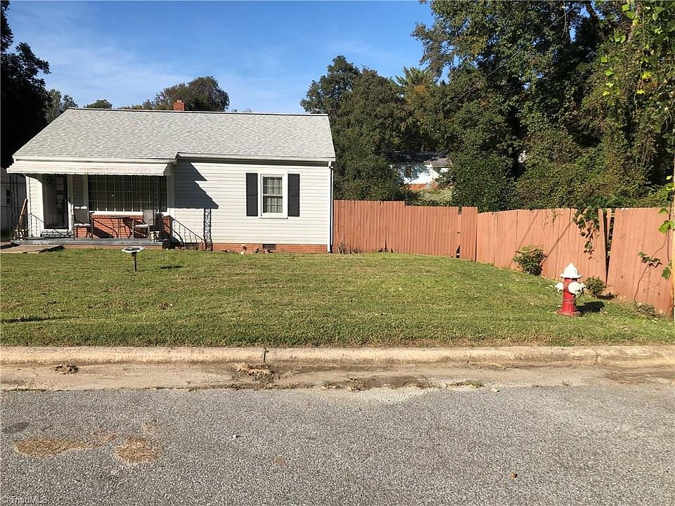 2nd image of 2411 Waverly Ct