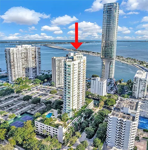 2475 Brickell Ave Photo 1