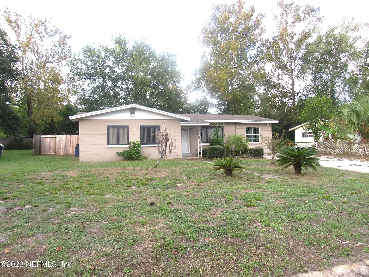 4 bed, 2.0 bath, 1403 sqft, $1,750 — Photo 2