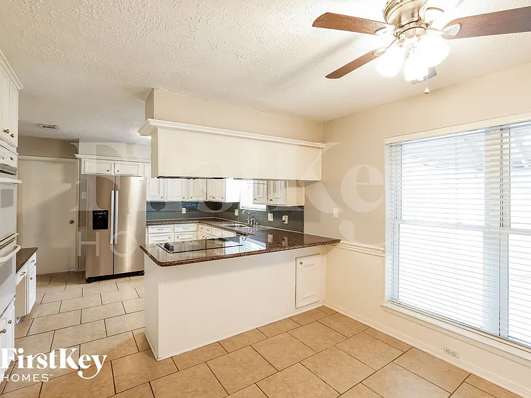 25603 Pecan Valley Cir — Photo 5