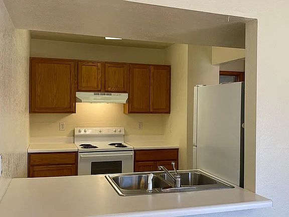 2nd image of 425 N Robinson Cir #A-3