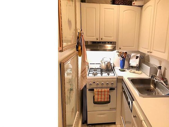 5th image of 50 E 83rd St APT 4F