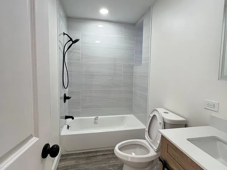 174 E 54th St #1 — Photo 13
