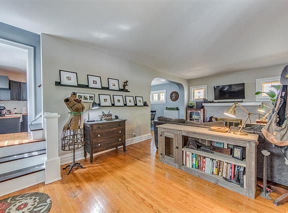 3rd image of 7574 Warner Ave