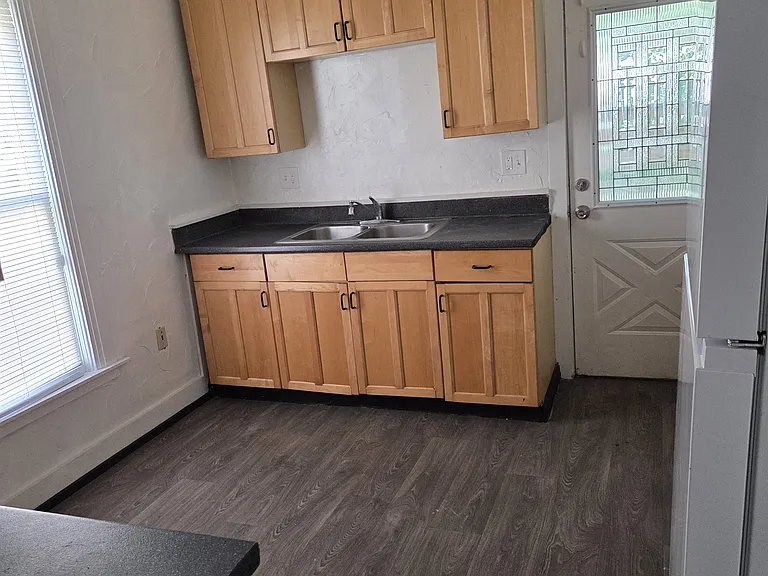 524 N Walnut St #1 — Photo 12