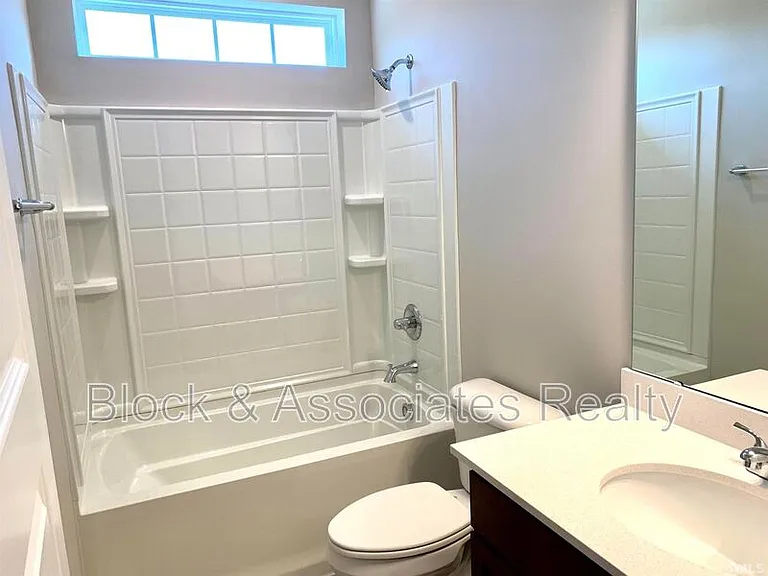 801 S Franklin St — Photo 13