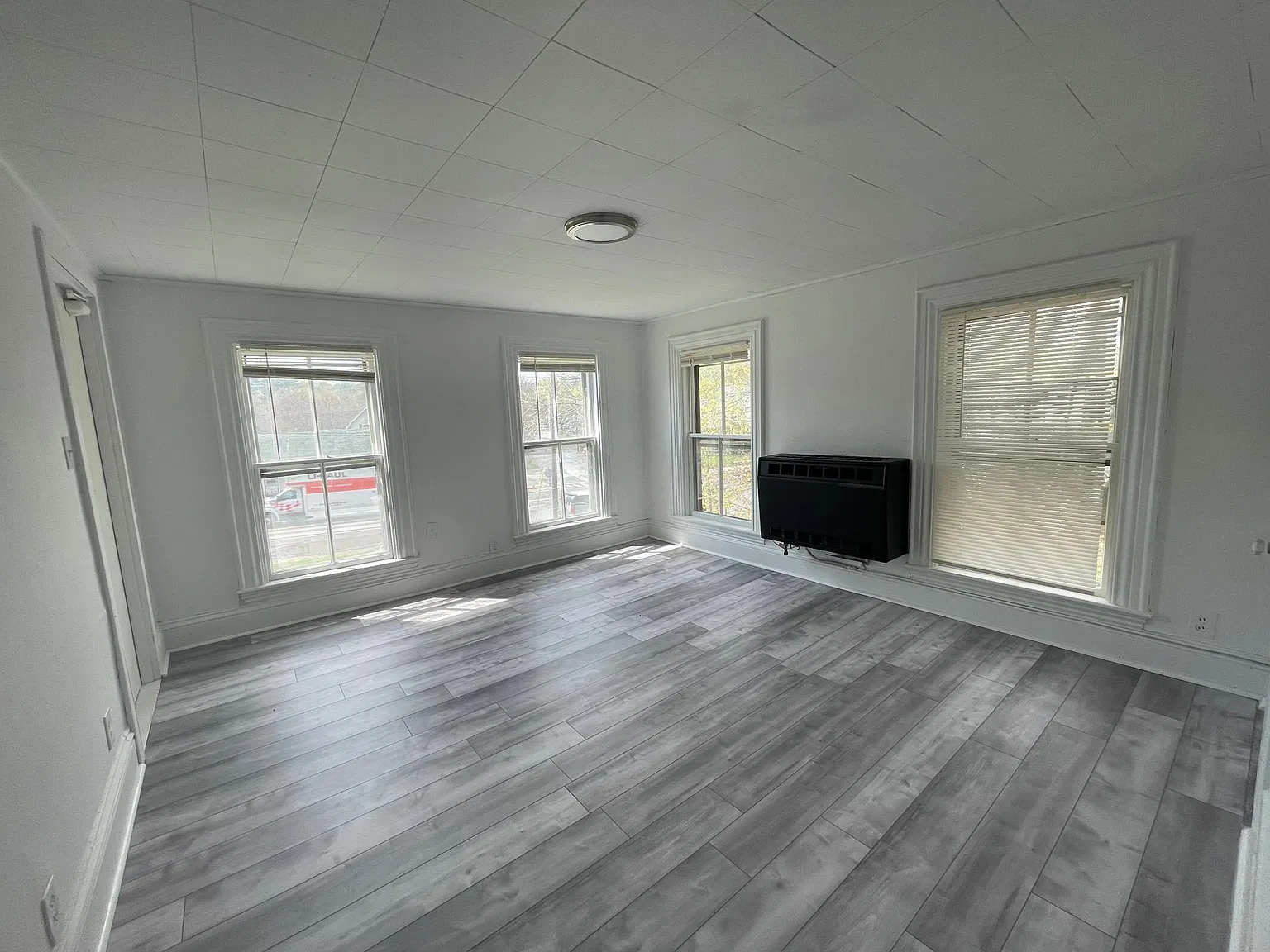 1 bed, 500 sqft, $1,350 — Photo 2