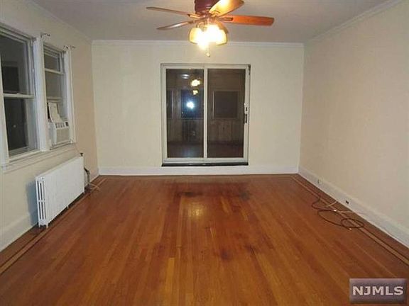 4th image of 550 Kearney Ave