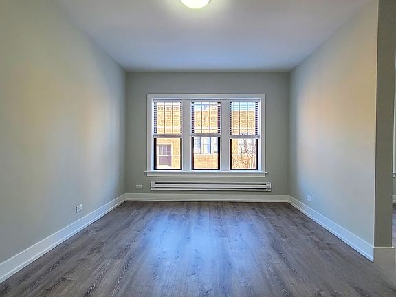 5th image of 625 W Cornelia Ave Unit 2