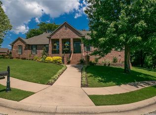 5225 S Spring Lake Ct, Rogers, AR 72758