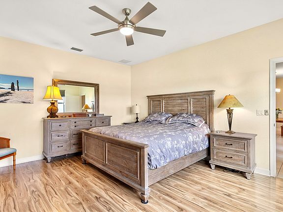4th image of 10113 W Verona Cir
