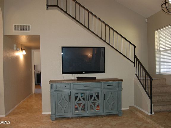 5th image of 561 E San Pedro Ave