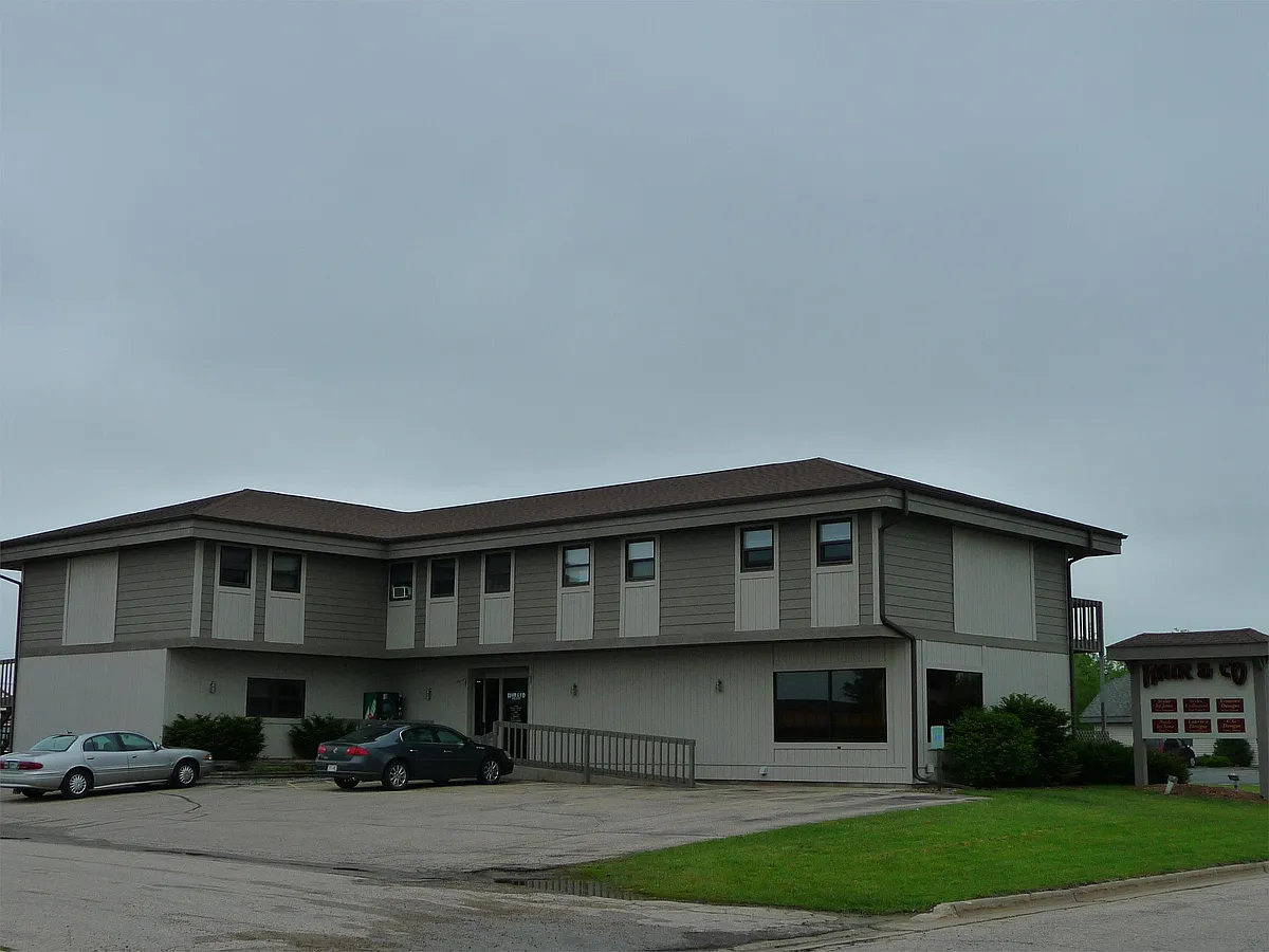 Photo 1 of 5 - 130 W Warren St #2 - Tomah, WI Primary Photo - 130 W Warren St #2