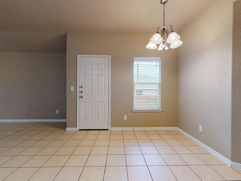 1707 Aztec Trce #A — Photo 3