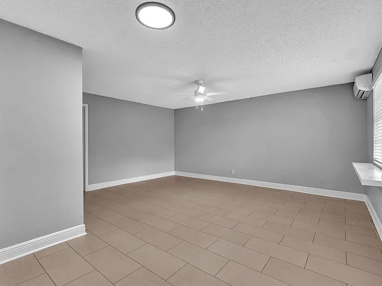626 SW 14th Ave #204 — Photo 20