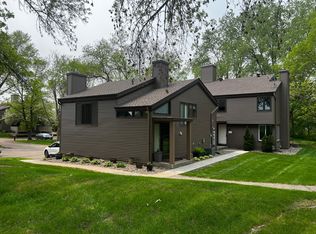 112716 Hundertmark Rd, Chaska, MN 55318