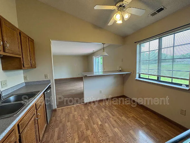 8422 Lionsgate Run — Photo 6