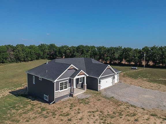 2nd image of 22940 Necole Rd