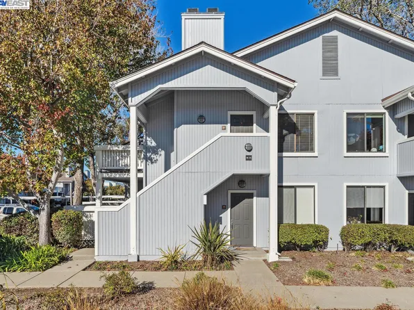 90 Schooner Ct, Richmond, CA 94804