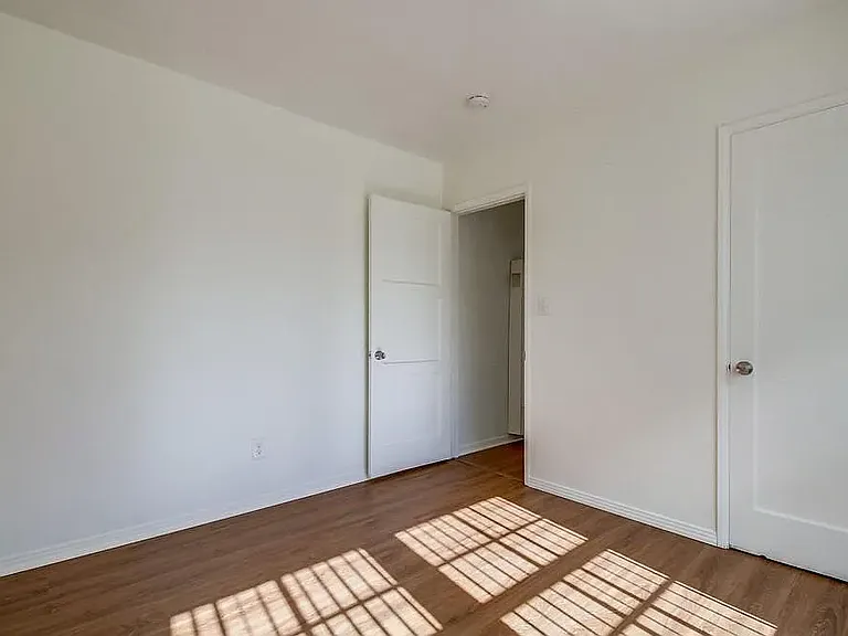 891 Elm Ave — Photo 17