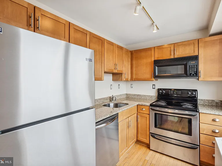 815 King St #5A — Photo 11