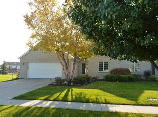 26292 E Wexford Dr, Perrysburg, OH 43551
