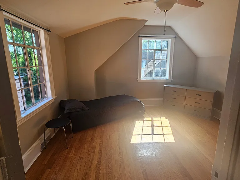 1305 N Queen St — Photo 6