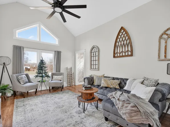 6432 50th Ave, Norwalk, IA 50211