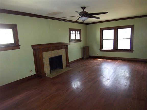 5th image of 224 Wroe Ave