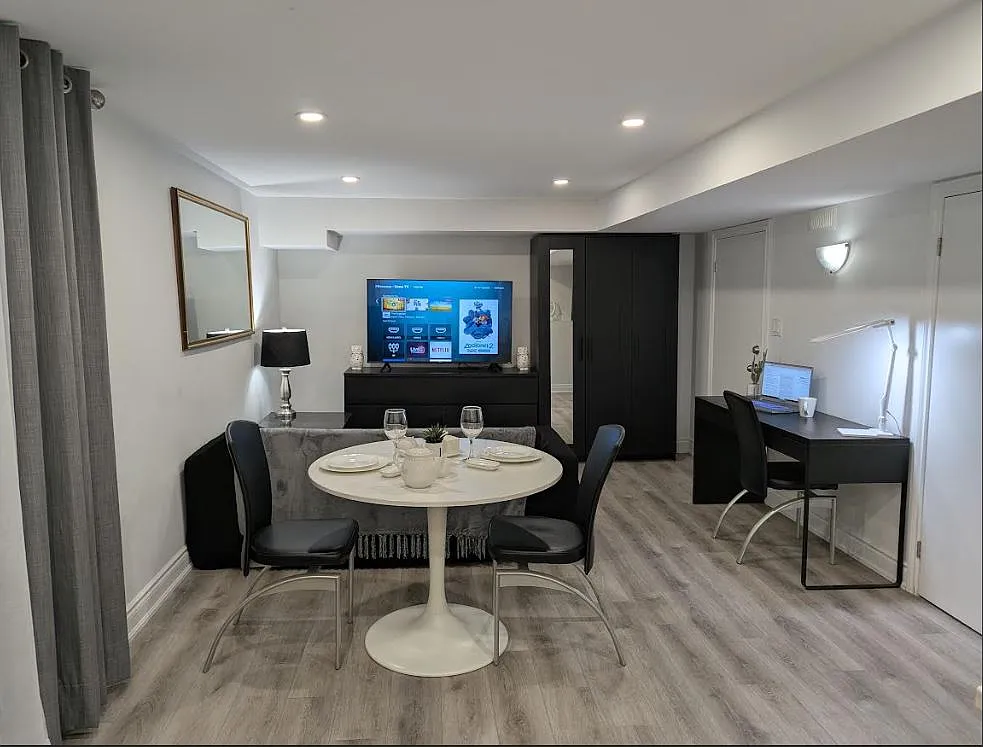 1 bed, 690 sqft, $2,300 — Photo 1