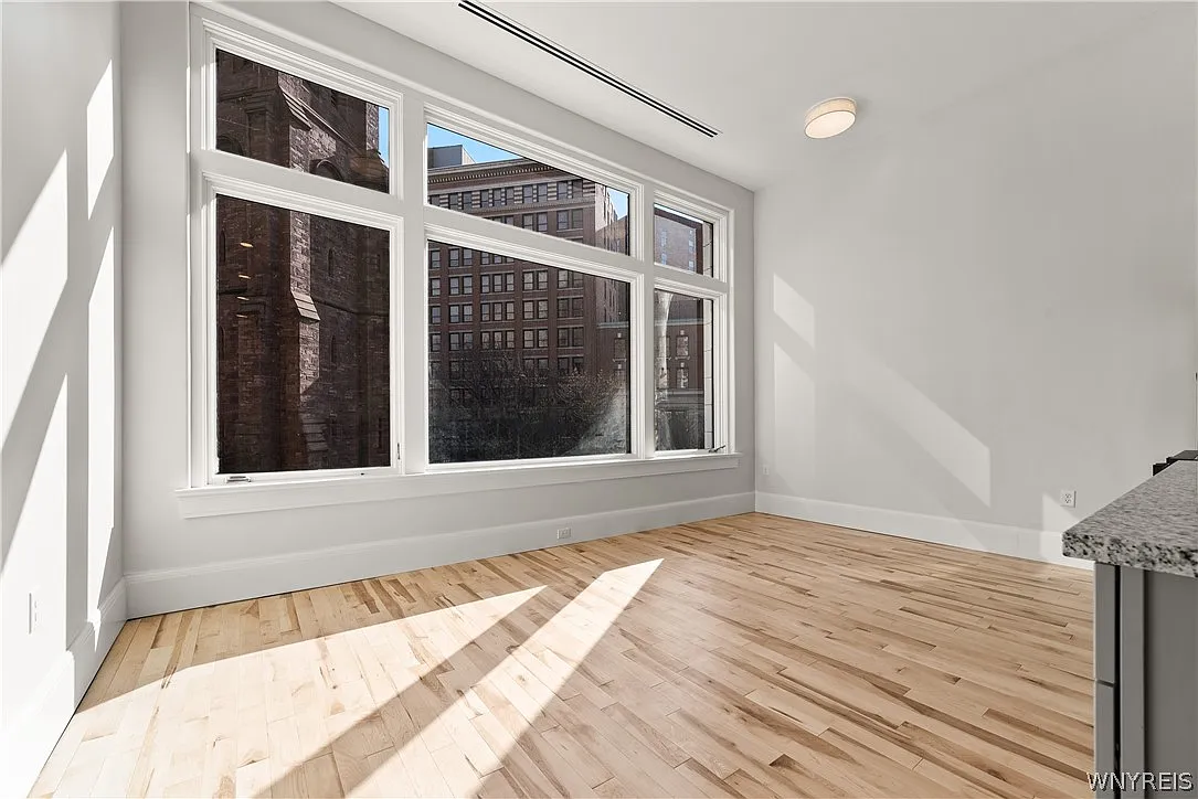 1 bed, 1.0 bath, 615 sqft, $1,550 — Photo 3