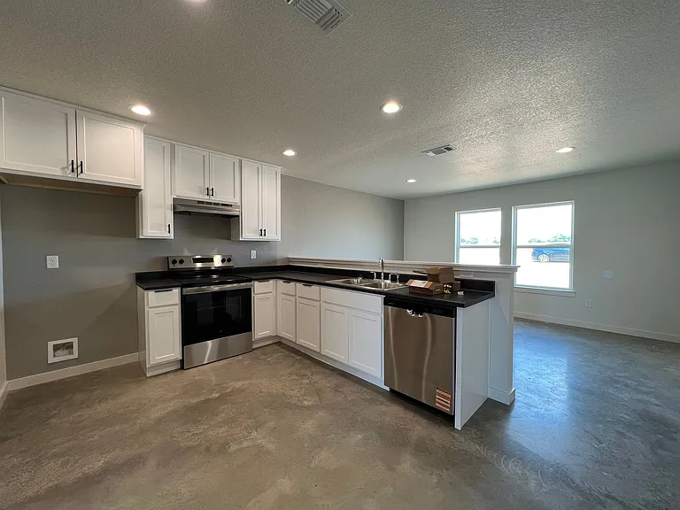 418 County Road 428 — Photo 10