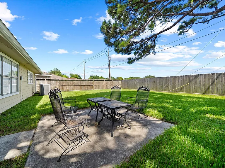 9906 Rocky Hollow Rd — Photo 16