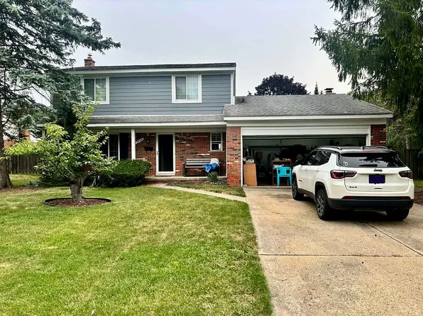 4045 Ramblewood Dr, Troy, MI 48085