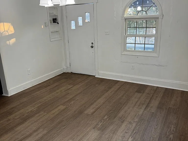 117 Kent Ct — Photo 7