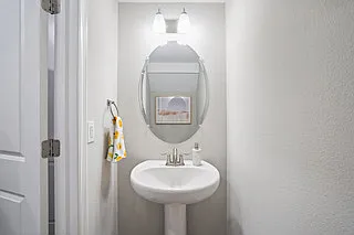 5246 Neil Dr — Photo 15
