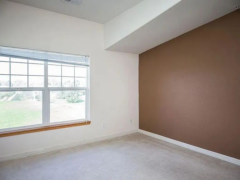5220 Boardwalk Dr #F33 — Photo 14