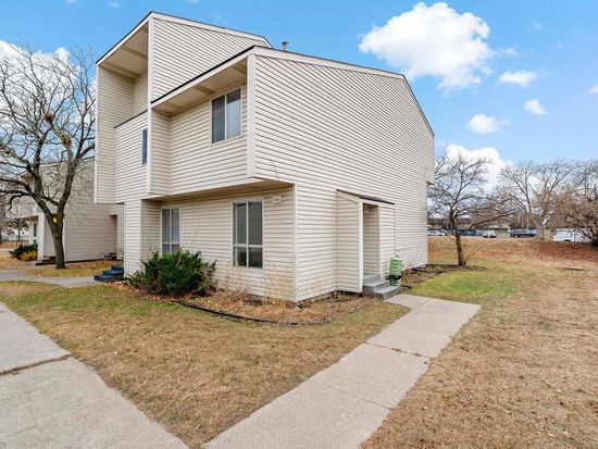 7910 Yates Ave N, Brooklyn Park, MN 55443