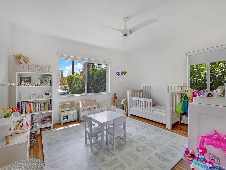8950 Byron Ave — Photo 8