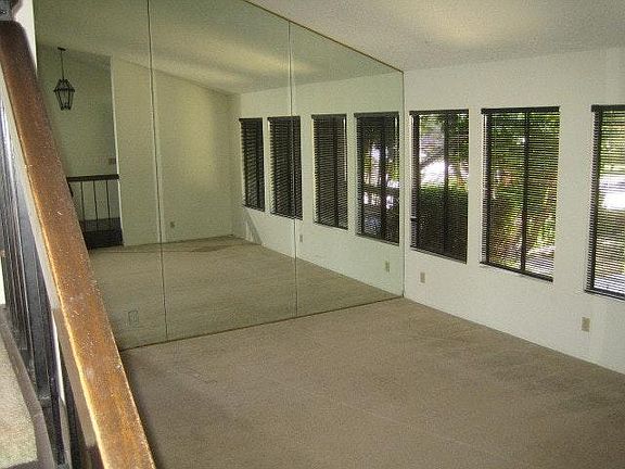 5th image of 3219 Singingwood Dr