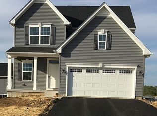 105 Quebec Ct, Falling Waters, WV 25419