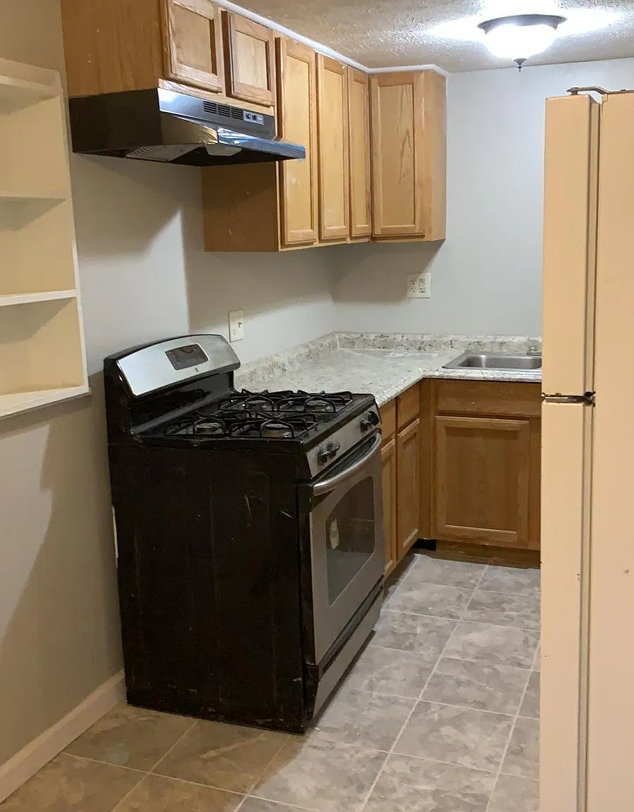 2 bed, 850 sqft, $995 — Photo 2
